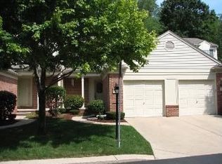 7866 Rivergate Dr, Westland, MI