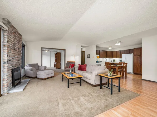 1070 Zanzibar Ln N, Plymouth, MN 55447