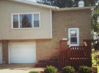 902 Susan Ct, Dekalb, IL 60115