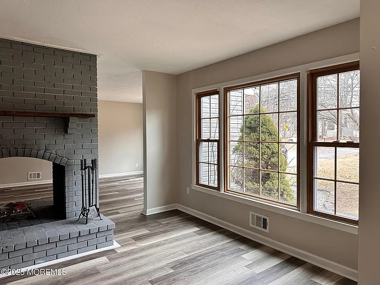 702 Cassville Rd — Photo 11