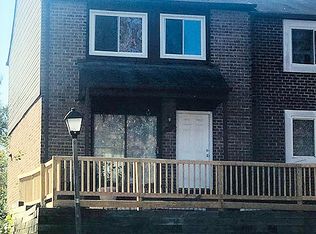 100 Giles Pl #5, Sterling, VA 20164