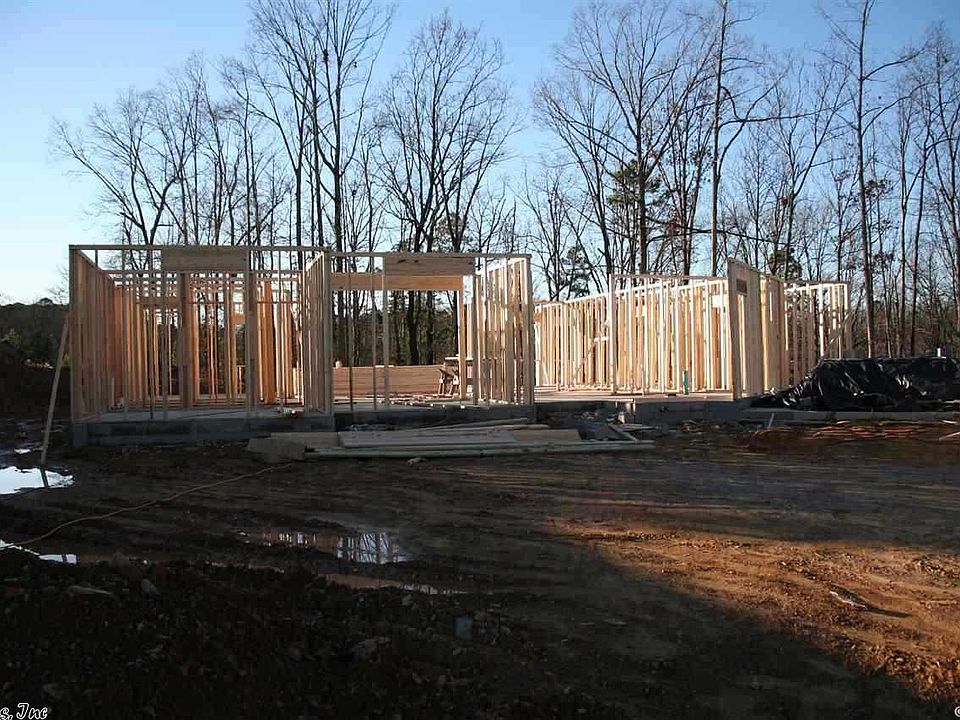 1st image of 169 Old Oak Trl