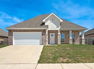 1001 Winesap Ln, Bentonville, AR 72712