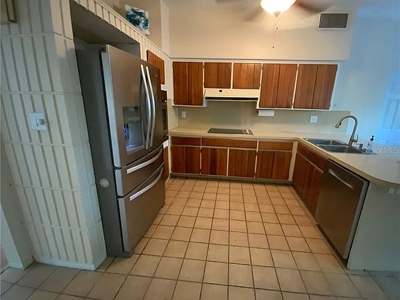 3rd image of 2623 W Vina Del Mar Blvd