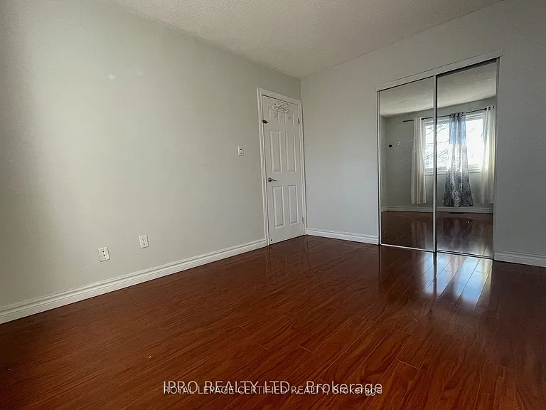 498 Daralea Hts #UPPER — Photo 14