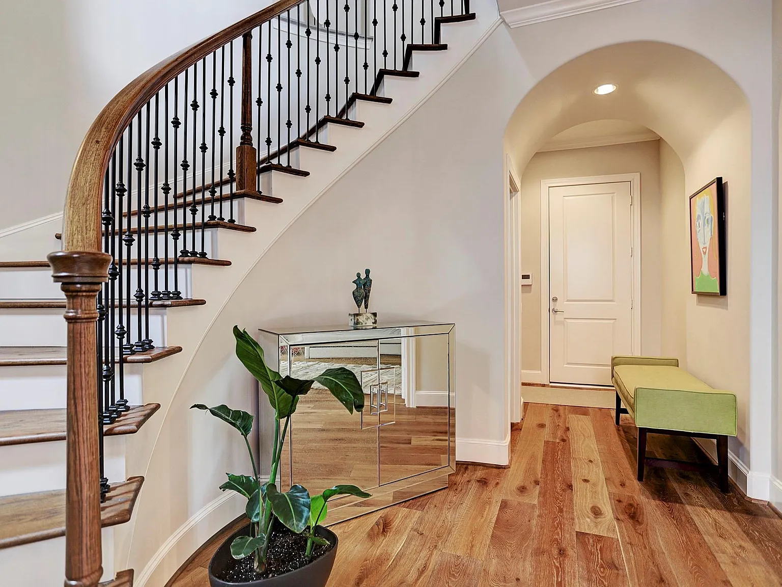 3 bed, 3.5 bath, 3087 sqft, $6,550 — Photo 3