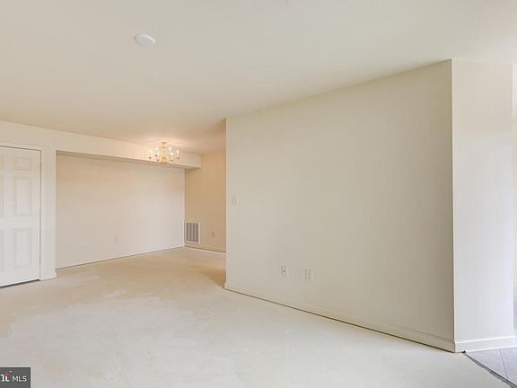 5th image of 820 Wembley Dr #3D