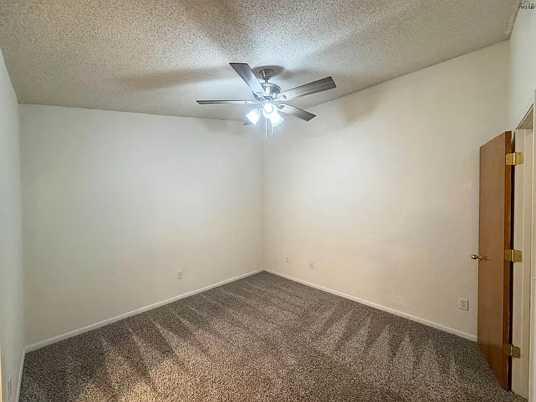4621 Johnson Rd — Photo 4