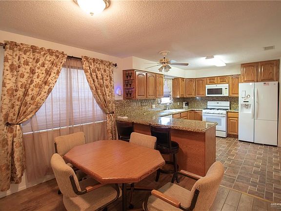 5th image of 1035 La Costa Dr