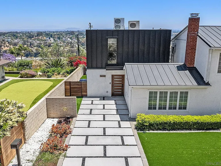 5830 Desert View Dr — Photo 6