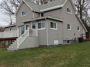 W8446 Langsford Dr, Iron Mountain, MI 49801