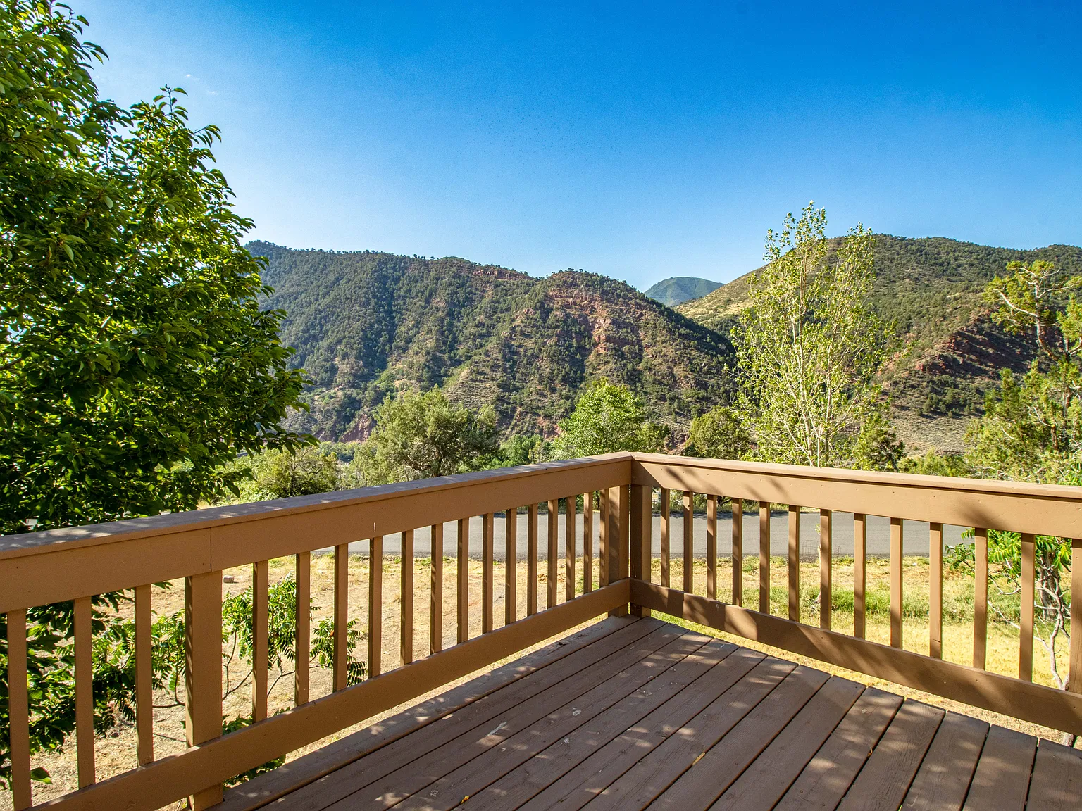 3 bed, 2445 sqft, $4,000 — Photo 4