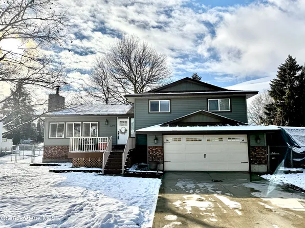 2204 W Saint Emilion Dr, Hayden Lake, ID 83835