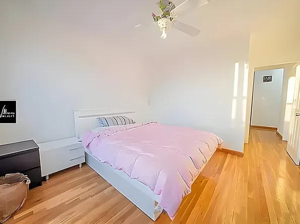 41-25 Kissena Boulevard image 18 of 26