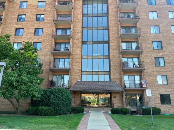 1747 W Crystal Ln Unit 503, Mount Prospect, IL 60056