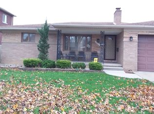 6860 N Evangeline St, Dearborn Heights, MI 48127