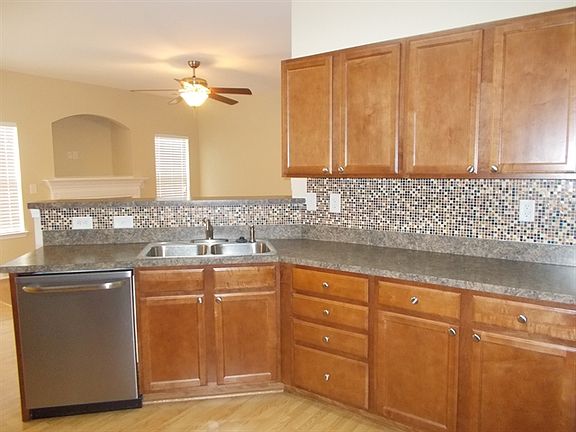 3rd image of 10505 Meadow Crossing Ln