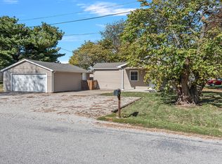 701 Sherman St, Pawnee, IL 62558