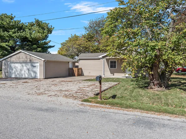 701 Sherman St, Pawnee, IL 62558