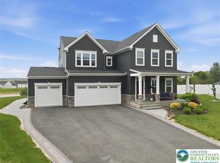 6461 Scenic View Dr, Macungie, PA 18062
