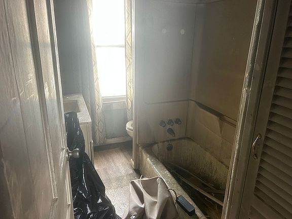 2nd image of 442 Ohio Ave