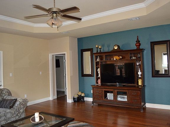 5th image of 14142 Fox Hill Dr