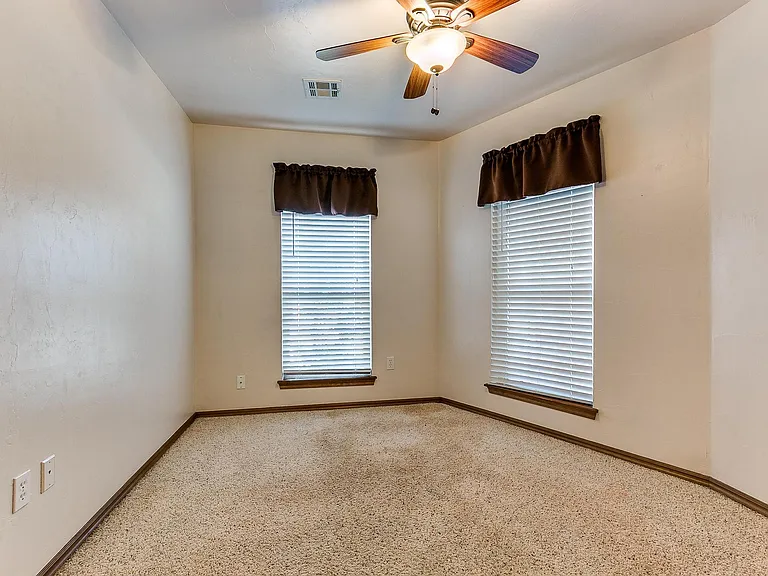 1708 Meadow Run Dr — Photo 21