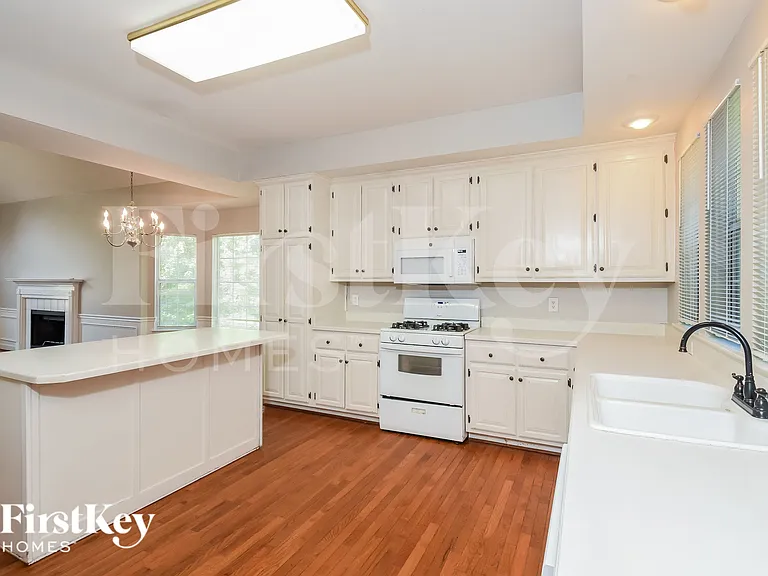9240 Charlton Pl — Photo 6