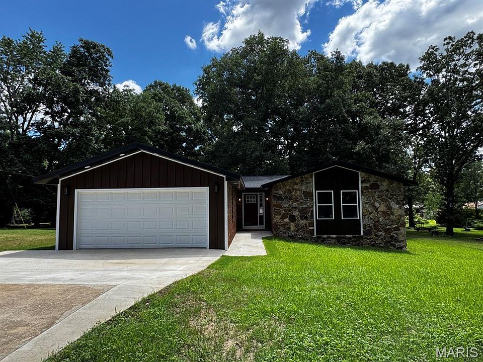 1st image of 2818 Windwood Dr
