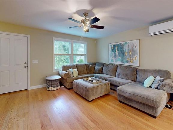 5th image of 36 King St Unit 1