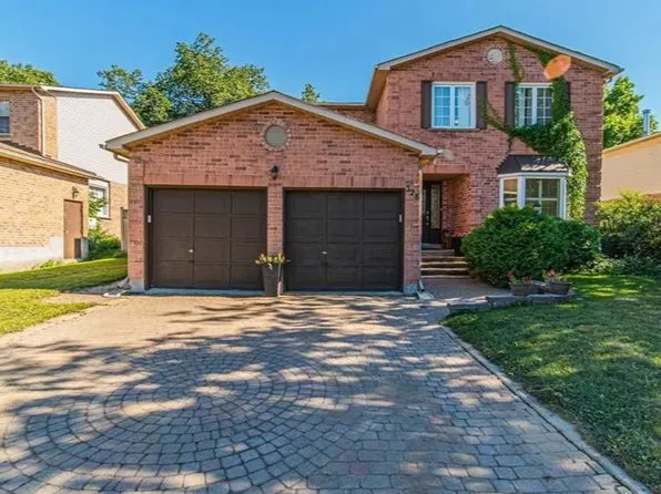 328 Salisbury Ln, Newmarket, ON L3Y 8A6