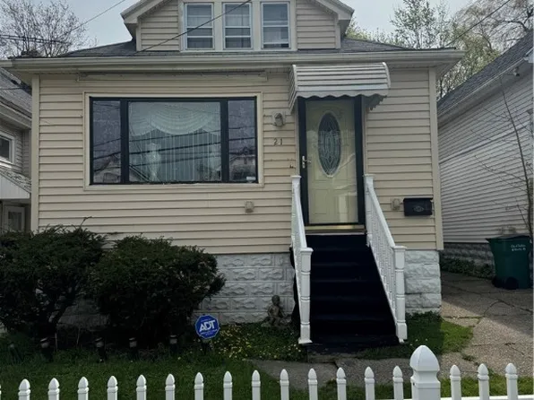 21 Theodore St, Buffalo, NY 14211
