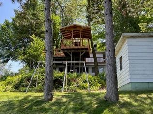 67696 Thunderbird Dr, Sturgis, MI 49091