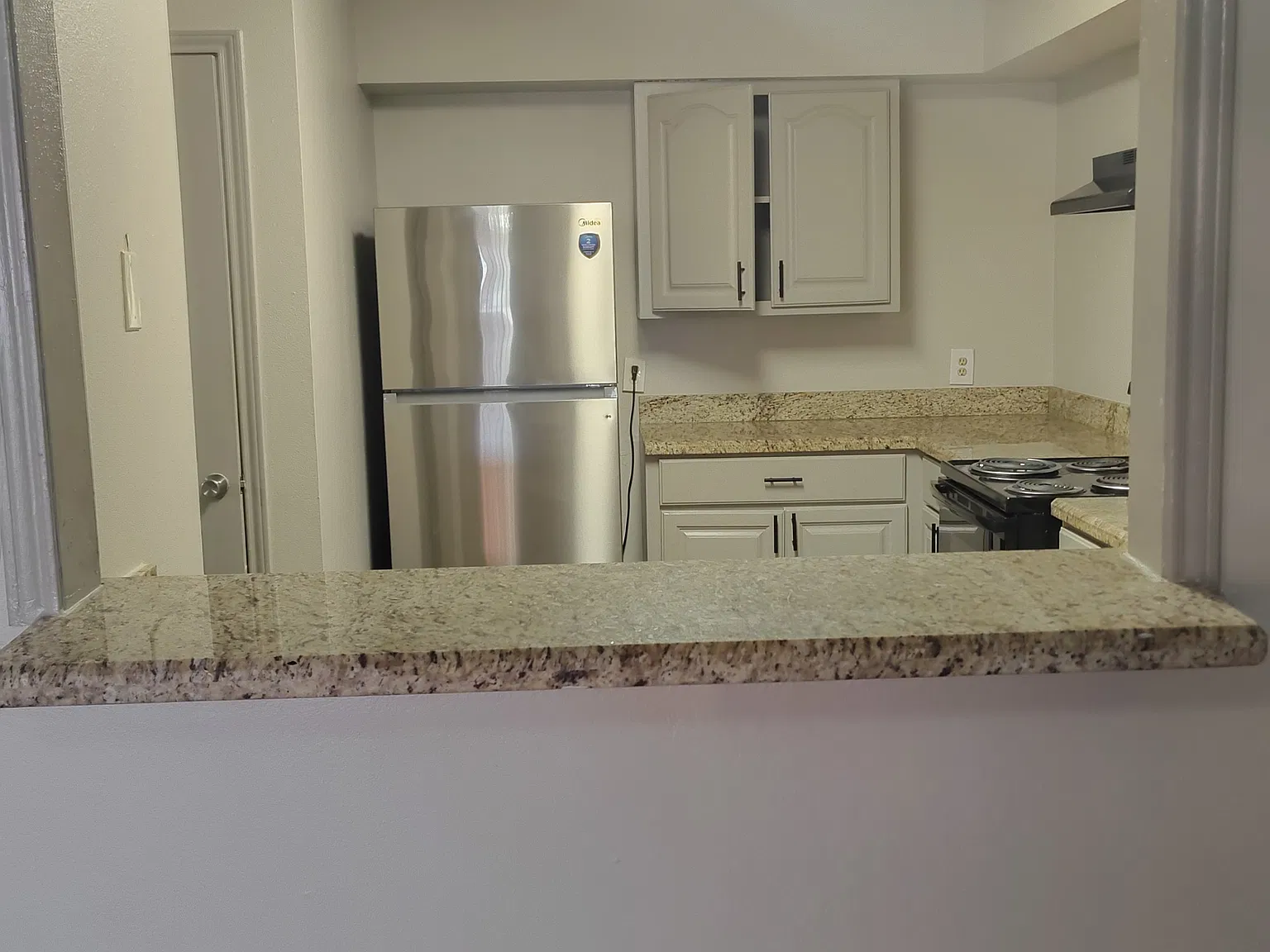 1 bed, 1072 sqft, $875 — Photo 4
