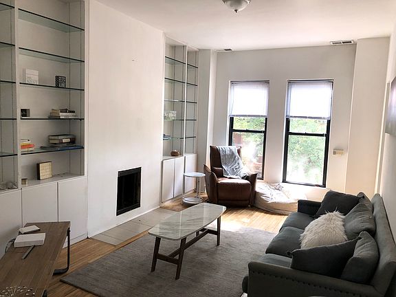 2nd image of 2243 N Bissell St APT 3