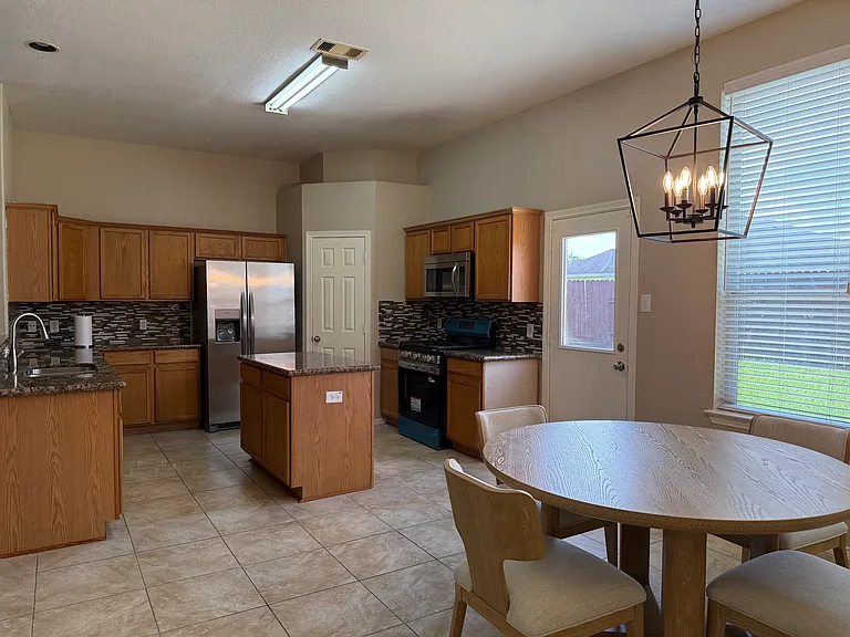 7921 Emerald Oak Dr — Photo 7