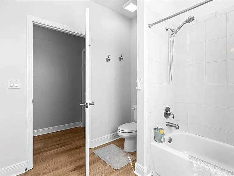 6440 Tideline Dr — Photo 45