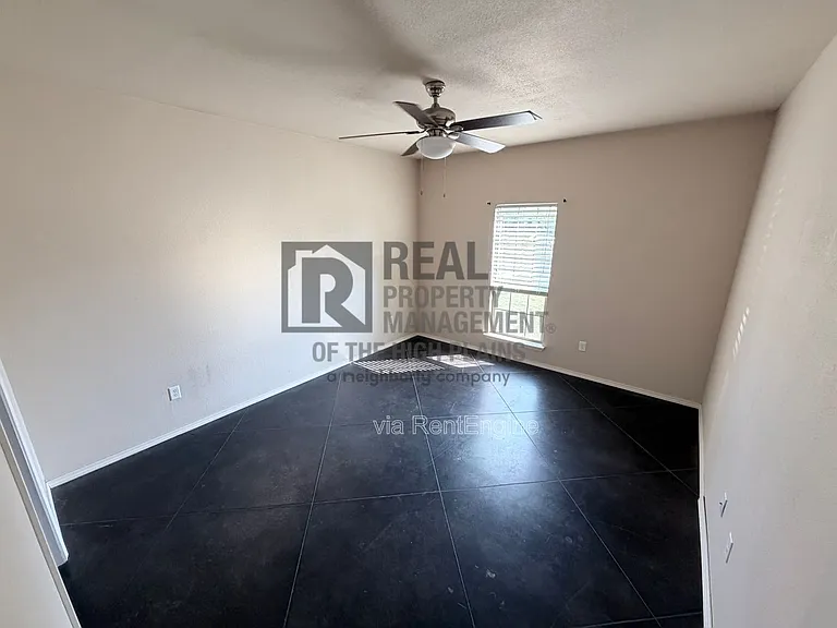 7700 Legacy Pkwy — Photo 8