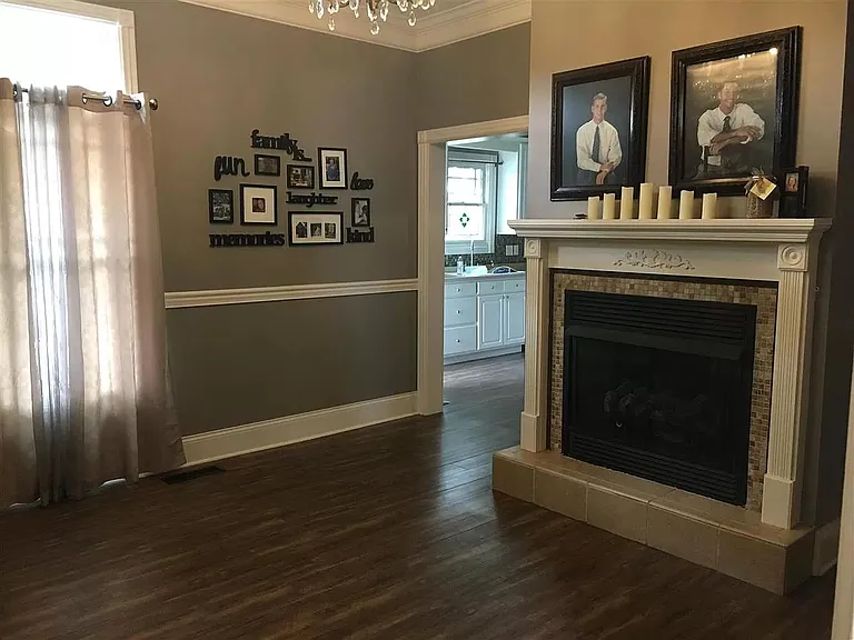209 N Bedelia St — Photo 26