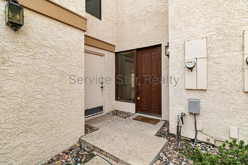 3 bed, 2.5 bath, 1883 sqft, $2,800 — Photo 3