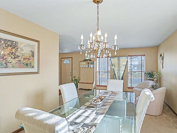 5th image of 21020 W Ardmore Cir