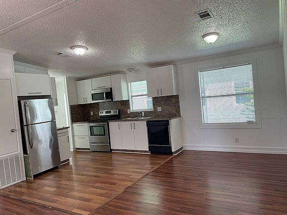 3rd image of 6052 Bull Dolphin Ln