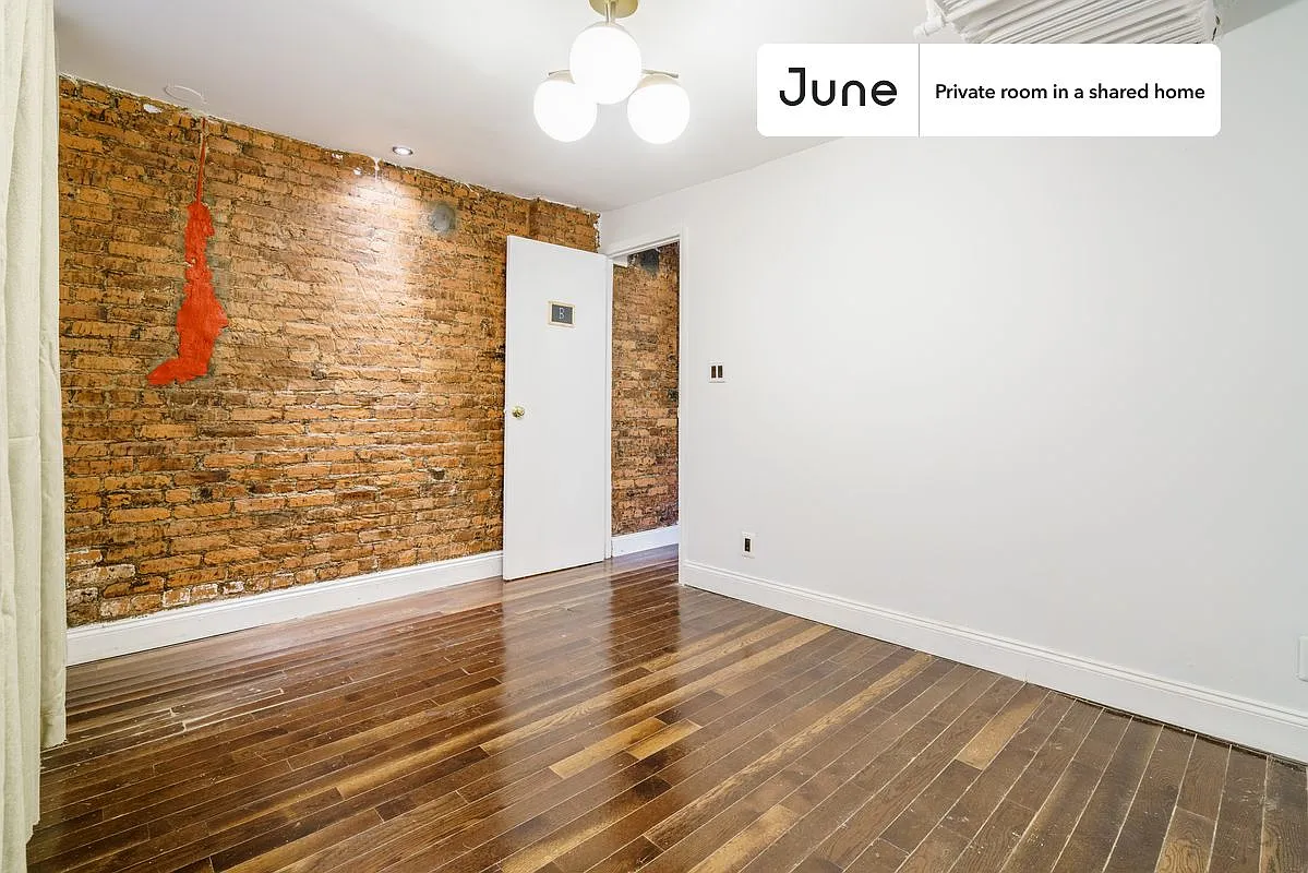 Full bedroom in 5 bed/1.5 bath home in Bedford-Stuyvesant #909 B — Photo 4