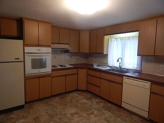 3rd image of 168 E Elm Ave #1