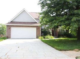 6048 Acorn Dr, Columbus, IN 47201