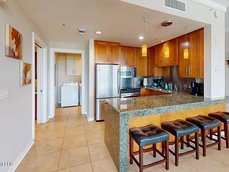 2060 Beach Blvd #103 — Photo 11