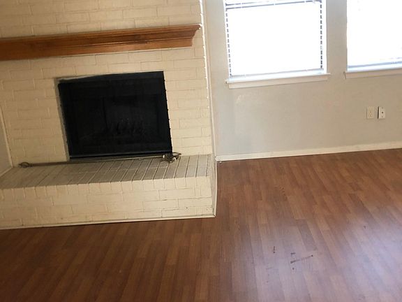 4th image of 2407 Ventura Dr APT B