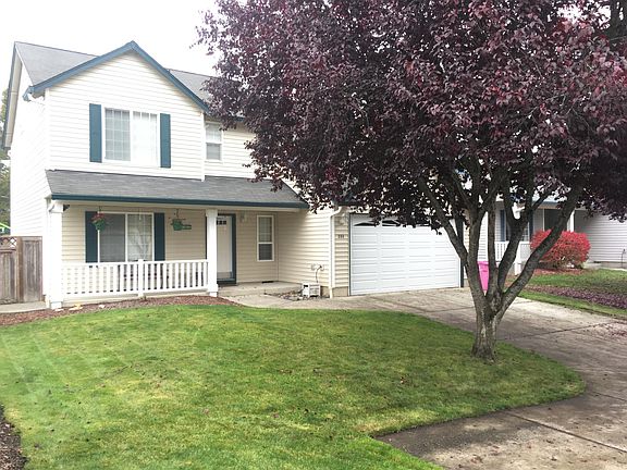 Gate on left side opens to backyard