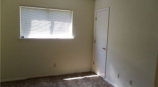 4th image of 2833 N Peg Ln