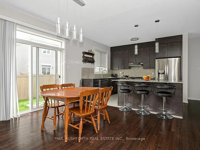 54 Moonbeam St — Photo 5